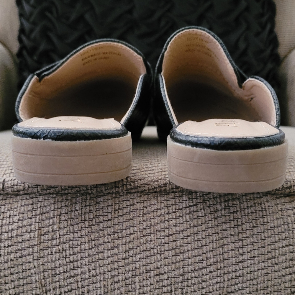 A RIDER GIRL FAUX LEATHER LOAFER MULE SLIDES - Picture 7 of 11